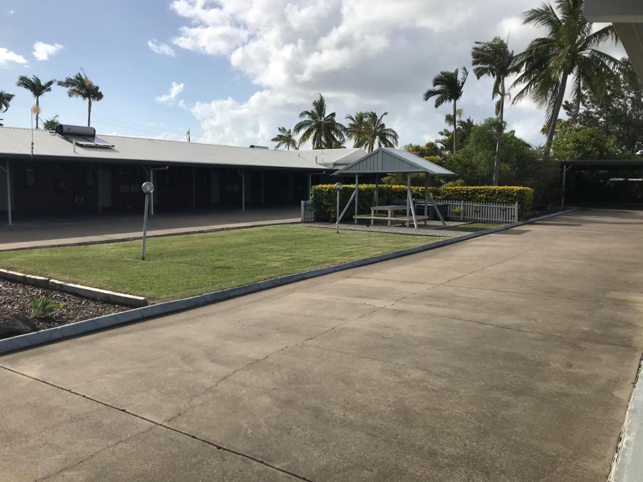 True Blue Motor Inn Rockhampton Exterior foto